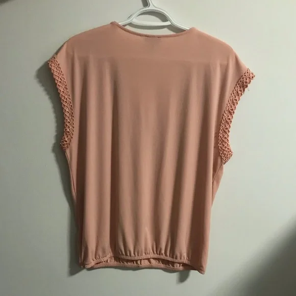 Express Blouse - Picture 2 of 3